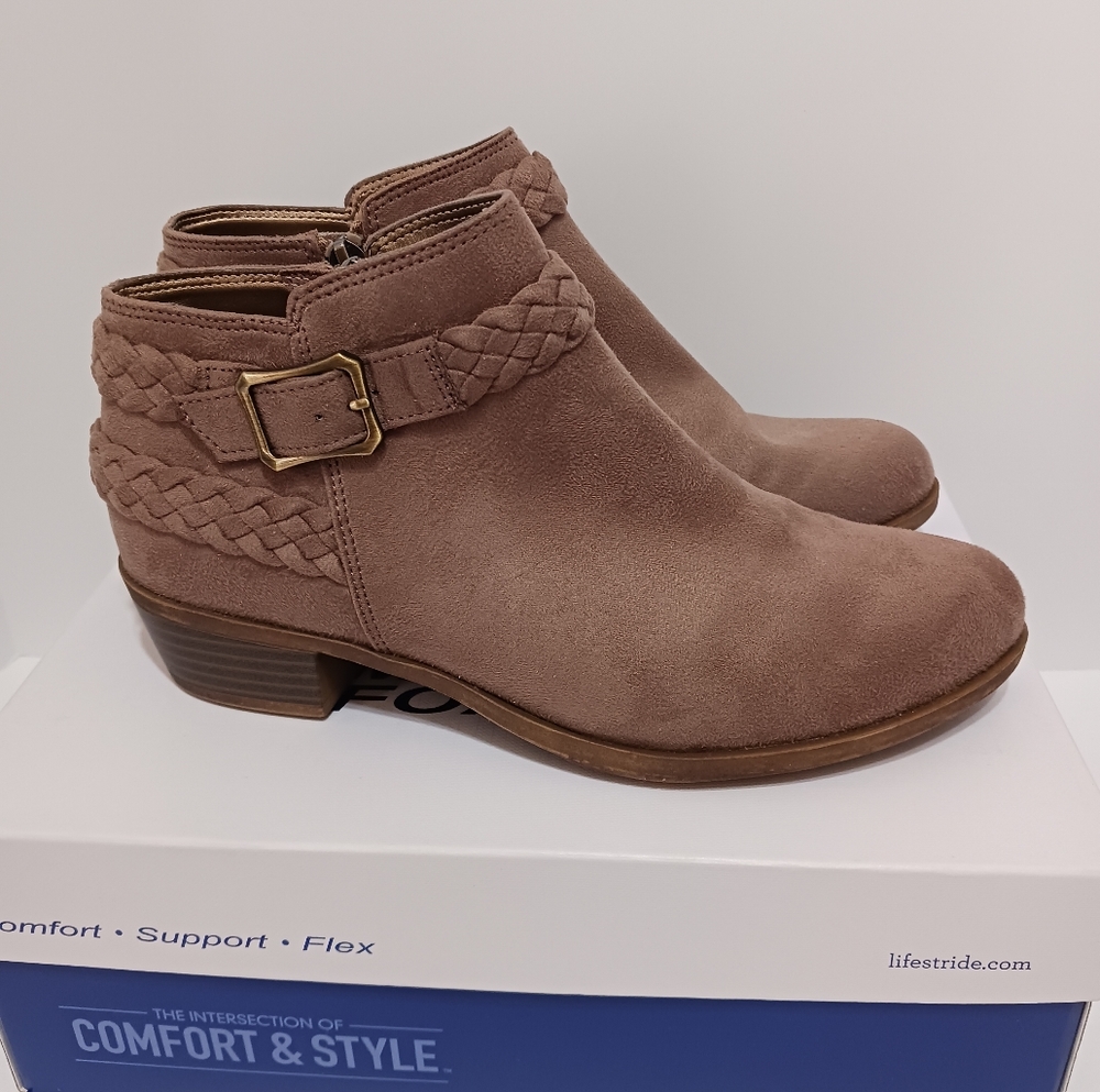 🔥 Life Stride Velocity with Memory Foam Adriana Booties Size 6.5